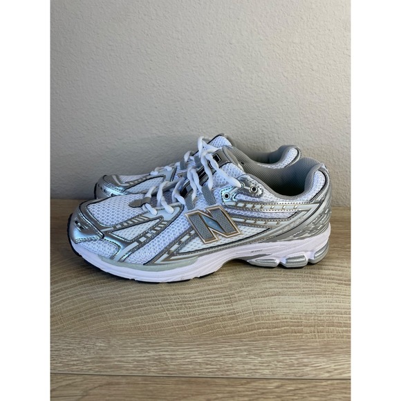 NWOT New Balance 1906R Athletic Sneaker Men's 11 Silver White Lace Up Low Top - Picture 2 of 10